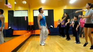 zumba con roberto yo no soy grillero [upl. by Salokkin919]