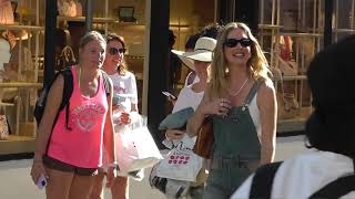 Chiara Ferragni a Capri passeggiata e shopping [upl. by Ahsata]