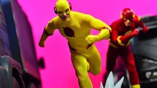 Mezco One12 Collective PX Exclusive Zoom Review [upl. by Alleb]