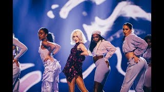 Zara Larsson sjunger i finalen av Idol 2018  Idol Sverige TV4 [upl. by Sonafets]