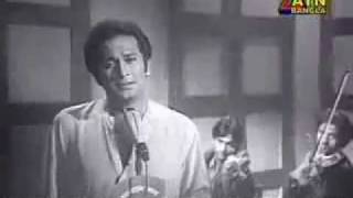 Razzak Babita on Slogan  Ki Sukh Pao Tumi by Abdul Jabbarflv [upl. by Agrippina723]