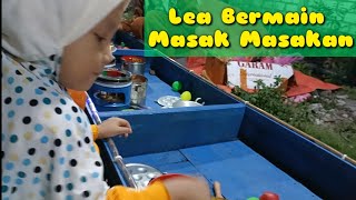 LEA BERMAIN MASAK MASAKAN  LeaChannel viralvideo [upl. by Retxab]