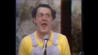 Coluche  la chanson canadienne [upl. by Hanas]