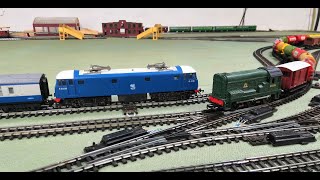 Triang AL1 Class 81 Running On The Super 4 Layout Also Testing The Ball Raced XO4 In The Class 08 [upl. by Budworth197]