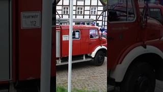 Feuerwehr Oldtimer Alarmfahrt Einsatzfahrt Blaulicht Martinshorn Show Freilichtmuseum Hagen [upl. by Enirac59]