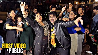 Abhishek Kumar CRAZIEST Dance with Mom and Dad in Public after Winning Heart in Bigg Boss 17 [upl. by Llen]