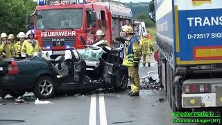 FRONTALCRASH  TÖDLICHER UNFALL  LKW prallt auf Unfallfahrzeuge  Bergung  Vollsperrung  E [upl. by Nellir282]