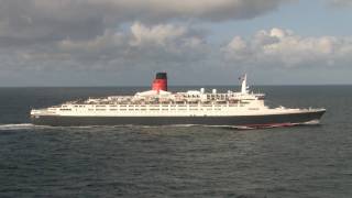 QE2s final transatlantic crossing in tandem with QM2 [upl. by Enehpets]