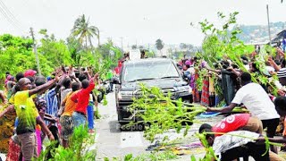 TAZAMA KILICHOTOKEA WAKATI MWILI YA HAYATI ALI HASSAN MWINYI IKITOKA MSIKITINI KUOMBEWA 😭😭😭😭 [upl. by Obel]