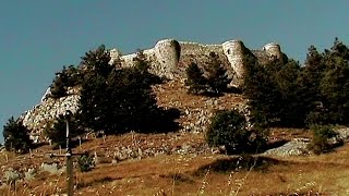 Il castello di Roccamandolfi in Molise  Provincia di Isernia [upl. by Evilc]