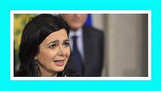 On Laura Boldrini ex ragazza Coccodè E un fake [upl. by Towne265]