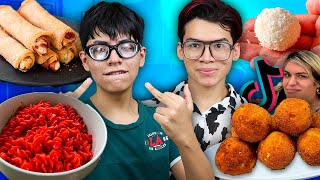 ¡PROBANDO COMIDA VIRAL DE TIKTOK CON MI HERMANO 10 🥴👌 Terminamos peleados [upl. by Neerhtak]