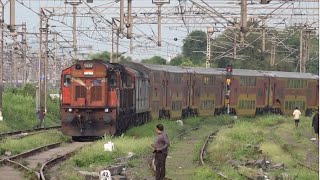 Superb Clash Of Madgaon Double Decker AC Express amp Pune Pragati Express At Curvatious Diva Jn [upl. by Annaed]