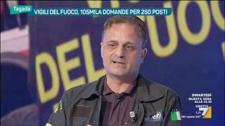 Vigile del Fuoco contro il Governo Non potete farci lavorare fino a 62 anni come ragazzini [upl. by Loesceke]