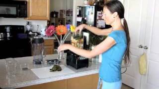 Making a Green Smoothie with The Omniblend V Blender [upl. by Malamut]