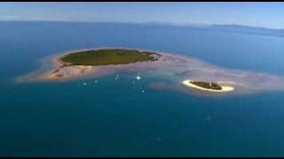 Wavedancer  Sailing to a Great Barrier Reef Island  Low Isles [upl. by Wiltshire]