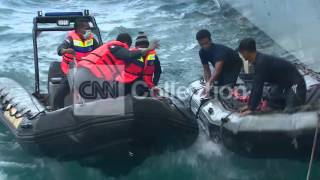 INDONESIA AIRASIA 8501 DIVERS FIND MORE BODIES [upl. by Allene]