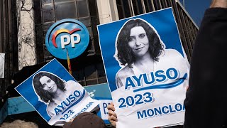 Manifestación frente a la sede del PP a favor de Isabel Díaz Ayuso [upl. by Krysta]