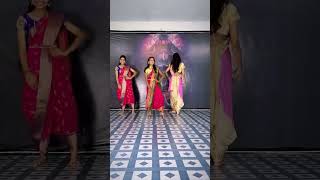 Savana kashi diste mi ya navari sadit marathi stetus dance indiandance sorts [upl. by Arym]