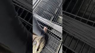 Steel grating laying process galvanize building gratings [upl. by Nohsed960]