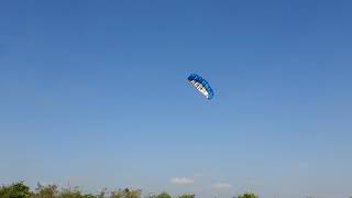 Sport Zone 25M Parafoil Kite Landing and Self Relaunching [upl. by Iuqcaj]