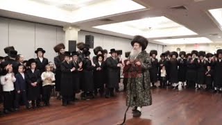 Spinka Rebbe Dancing Mitzvah Tantz At The Wedding Of His grandchild  האדמו”ר מספינקא במצווה טאנץ [upl. by Nerha]