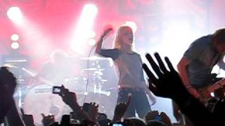 Paramore HAYLEY LOSES VOICE  the Fox Theater in Pomona CA  Decode [upl. by Manoff]