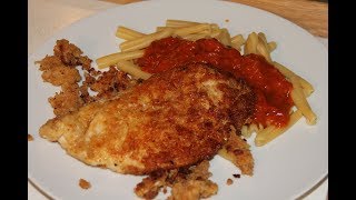 Mit Parmesan und Semmelbröseln paniert  Piccata Milanese vom Huhn [upl. by Joaquin]