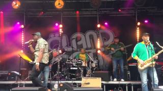 Kalle Baah amp Essa Cham  Ödmjuk Afrikan Live Öland Roots 2015 [upl. by Nawyt]