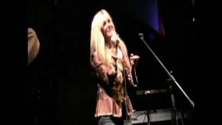 KIM CARNES  quotI PRETENDquot LIVE IN SANTIAGO CHILE [upl. by Entirb540]