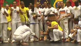 mestre charm e mestre camisa abada capoeira [upl. by Trebmal837]