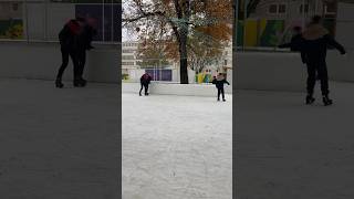 Instala la pista de hielo en sivar elsalvador humor hungria budapest patinaje hielo europa [upl. by Sakmar]