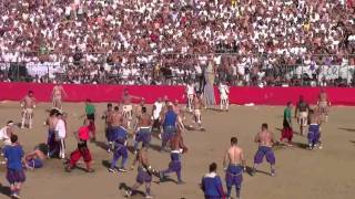 Calcio Storico Fiorentino 2011 Finale Azzurri Santa Croce contro Bianchi Santo Spiritowmv [upl. by Brittaney]