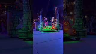 Frightfully fun parade 🧡 oogieboogiebash disneyland disneyhalloween californiaadventure [upl. by Konyn]