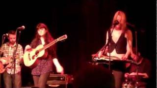 Larkin Poe  quotMake It Hurtquot Kelvedon Institute 221111 [upl. by Donell697]