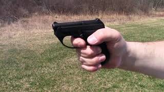 Pistola Taurus PT22  Calibre 22 LR [upl. by Crosse]