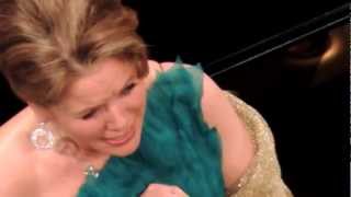 Renée Fleming  Bises del concierto en Teatro Colón [upl. by Annaicul777]