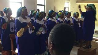 Bwana utu hurumie  Edo kaoma Par La Chorale Marie Consolatrice  St Augustin de Karavia [upl. by Auberta150]