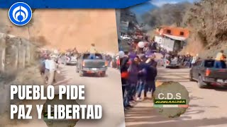 Caravana del Cártel de Sinaloa es recibida por habitantes con globos [upl. by Yhtimit118]