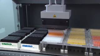 An MCA 96 is multi pipetting from a deep well to a micro plate [upl. by Malti]