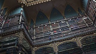 En el centro de Rio una de las bibliotecas más bellas del mundo [upl. by Brenton542]