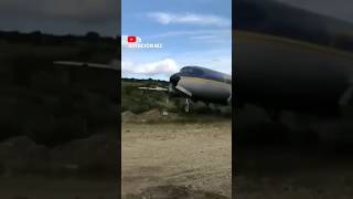 Se le cayó una llanta nomás😂🛩️cessna pilot aviation usanews usa ultimahora tendencia jgl mz [upl. by Diaz]