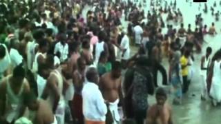 Devotees take holy dip in Rameswaram on Mauni Amavasya [upl. by Marna]