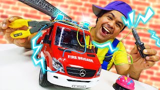 Emergência com o Caminhão de Bombeiros Problema com a Sirene Vídeo Infantil com carrinhos [upl. by Anin]