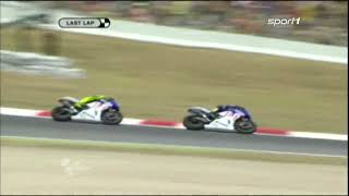 Rossi vs Lorenzo  auf der letzten Rille  Catalunya 2009 german commentary [upl. by Yellac]