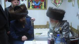 Sadigura London Rebbe visiting Harav Leizer Schneebalg Chol Hamoed Sukkos 5785 [upl. by Aikmat725]