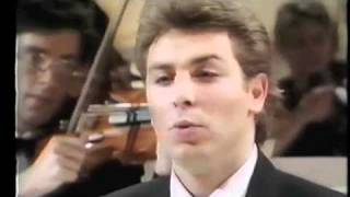 Roberto Alagna  quotUna furtiva lagrimaquot Donizetti LIVE 1992 [upl. by Rayna857]