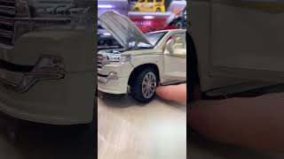 124 metal Toyota Land Cruiser V8 model with lights and sounds [upl. by Leerzej695]