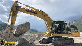 ESCAVATORE KOMATSU HB365 Ibrido al lavoro per la costruzione di una scogliera komatsu excavator [upl. by Nylodam]