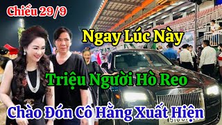 Chiều 299 Ngay Lúc Này Triệu Người Hò Reo Chào Đón Ceo Phương Hằng Xuất Hiện [upl. by Enehpets]